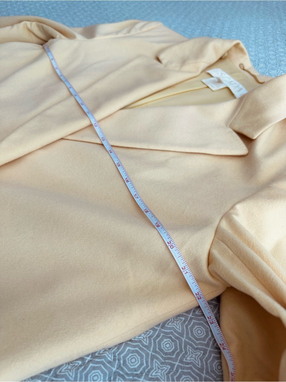 ESCADA Margaretha Ley Vintage Butter Yellow Belted Blazer Wool Cashmere 42 / 12 - Picture 9 of 14